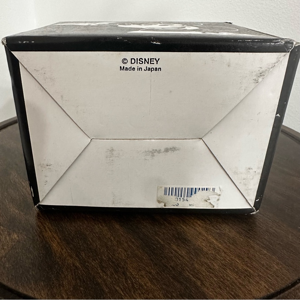 Vintage Mickey Mouse Black & White 3D Relief Mug - Made in Japan - With Box - Picture 4 of 9